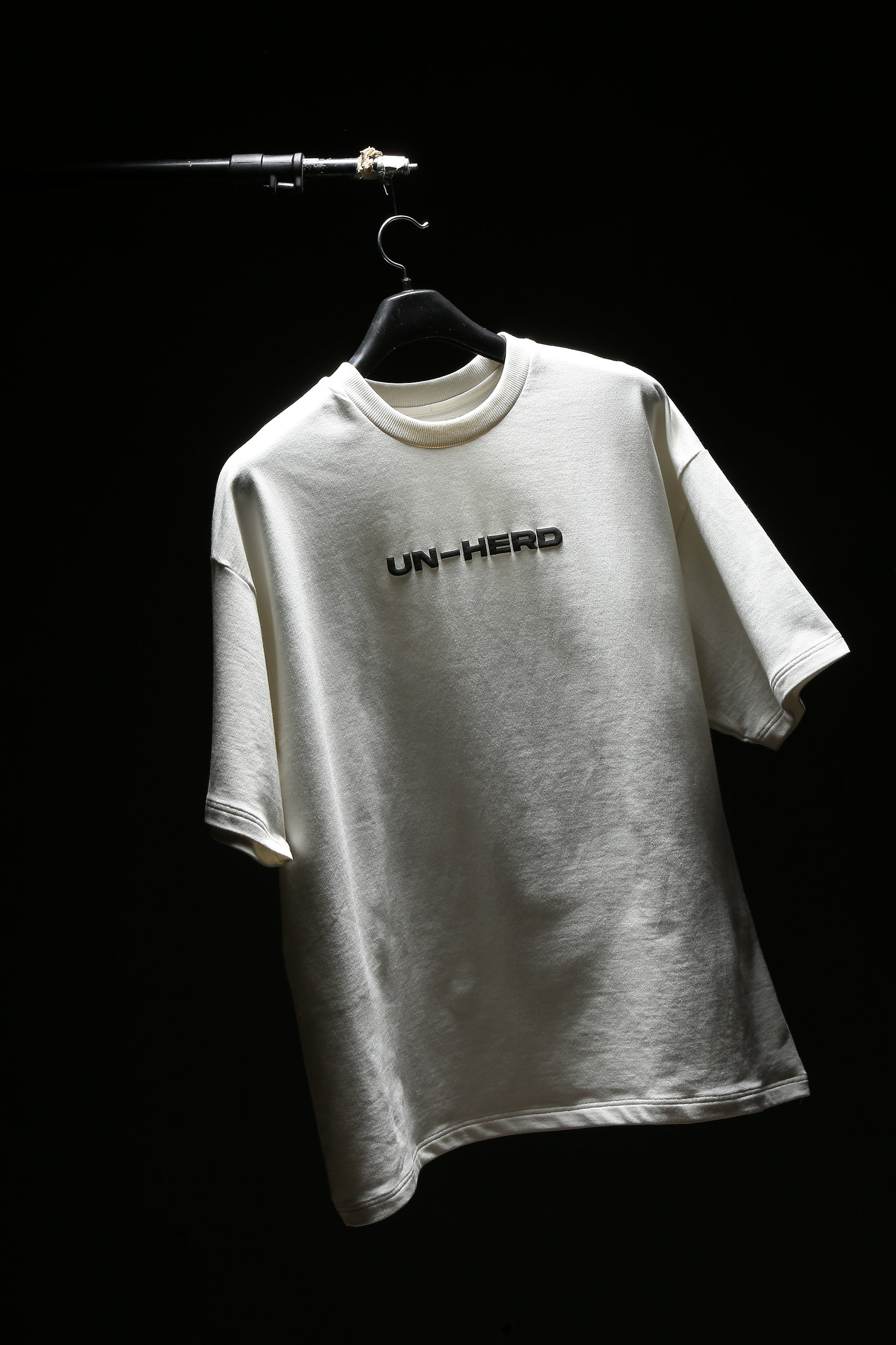 Unherd white indifferent black PACK OF 2