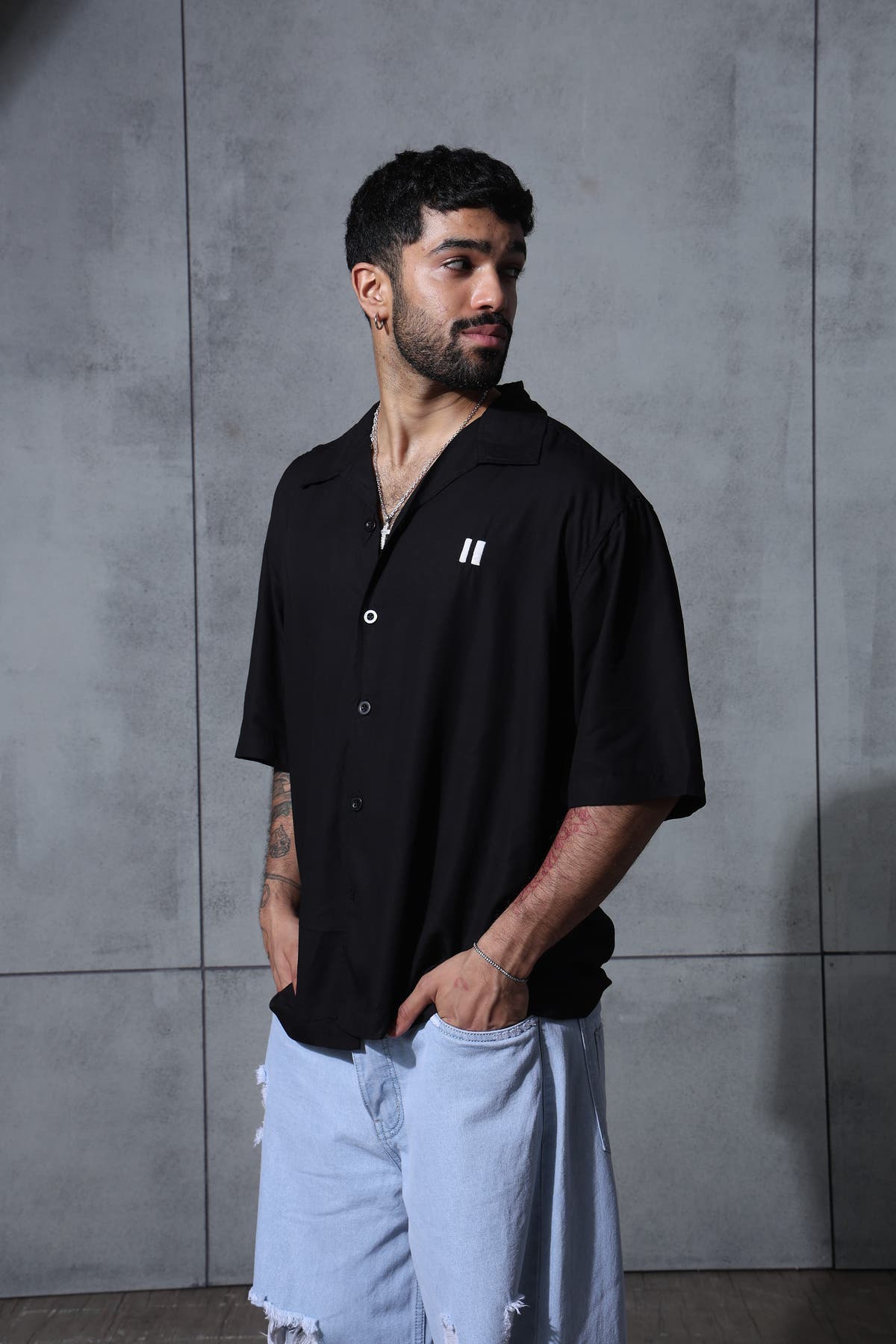 Chapter2Drip Black Fish embroidered Tencel shirt