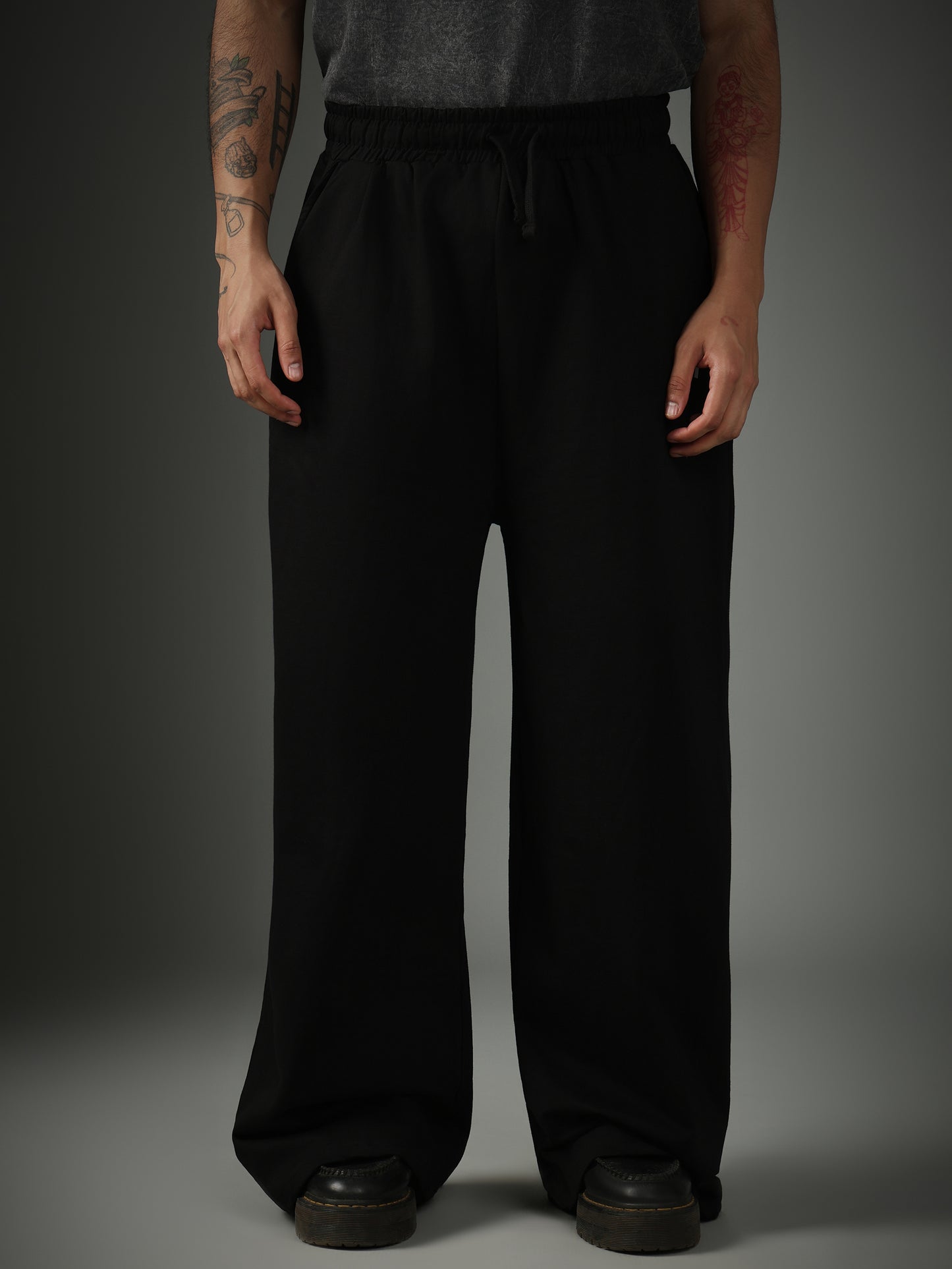 Chapter2Drip Black solid sweatpants — view 2