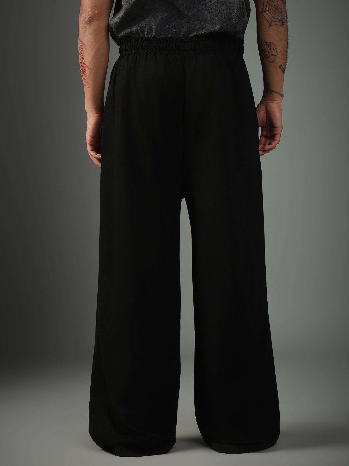 Chapter2Drip Black solid sweatpants — view 5