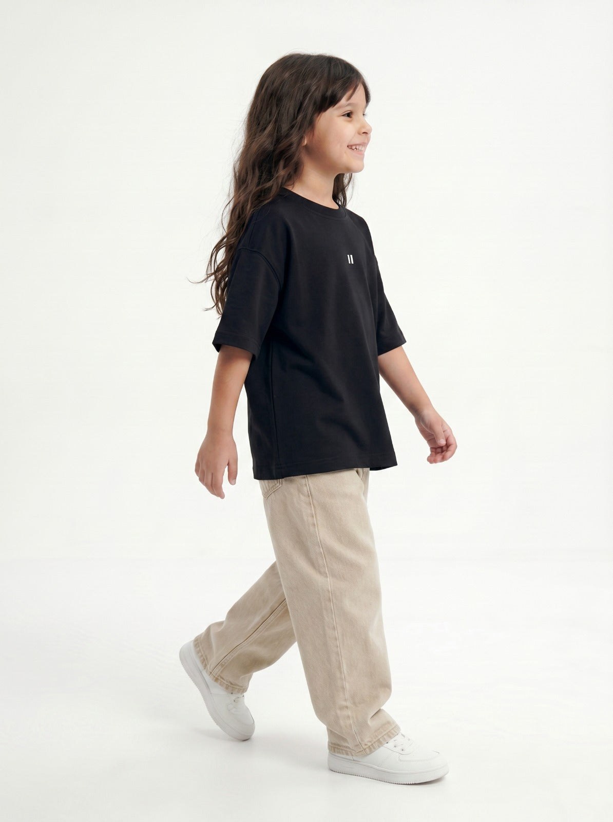 Black Solid T-Shirt Jr