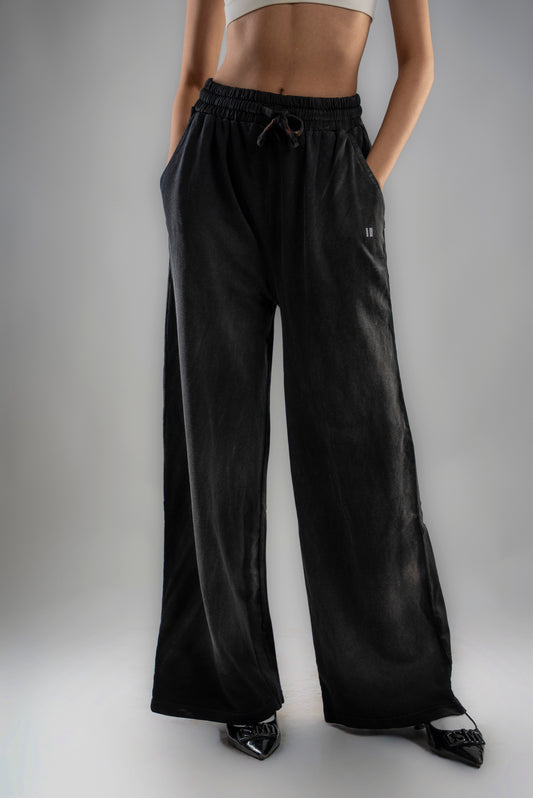 Spray Wash Baggy Joggers - Black