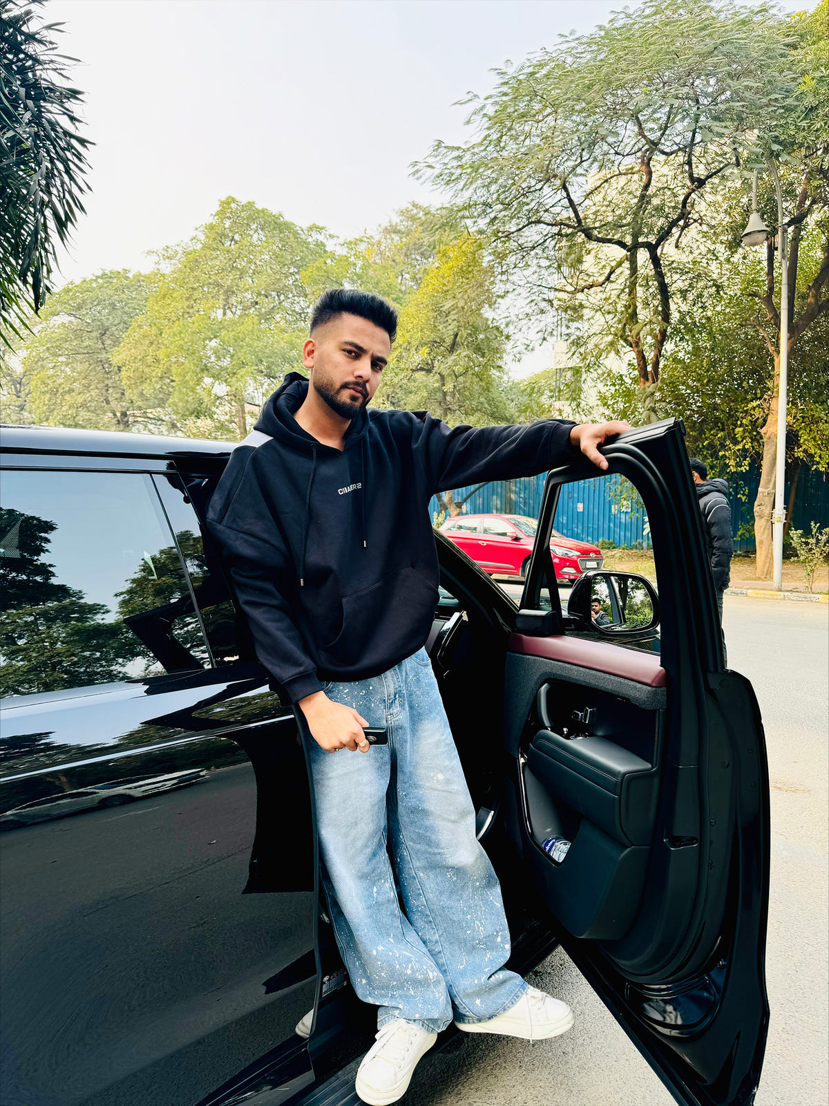 Elvish Yadav celebrity look
