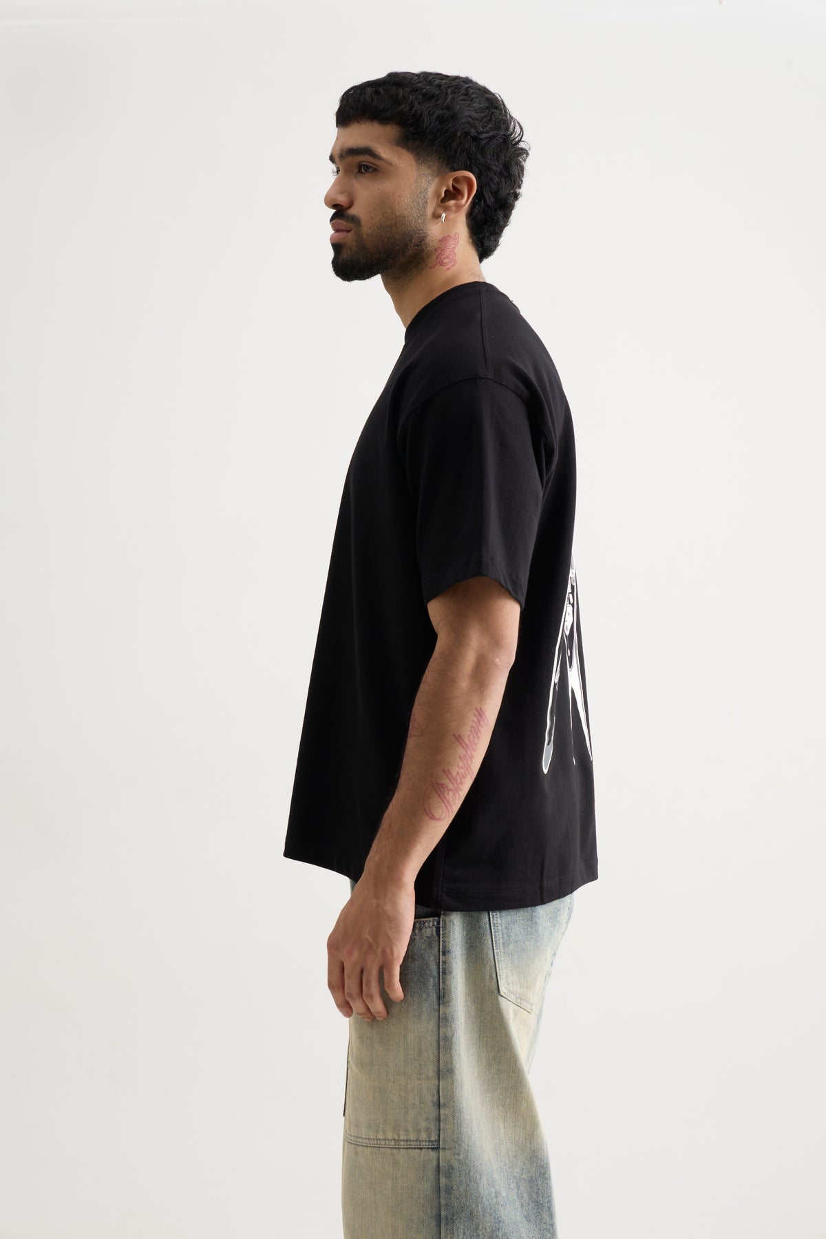 BLACK ARTIFICIALLY INTELLIGENT T-SHIRT