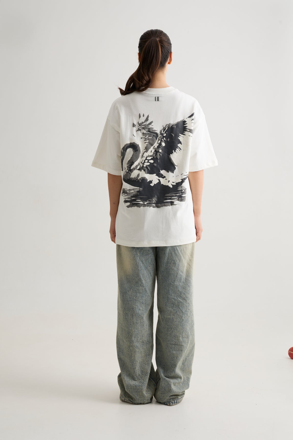 WHITE METAMORPHED HANS T-SHIRT