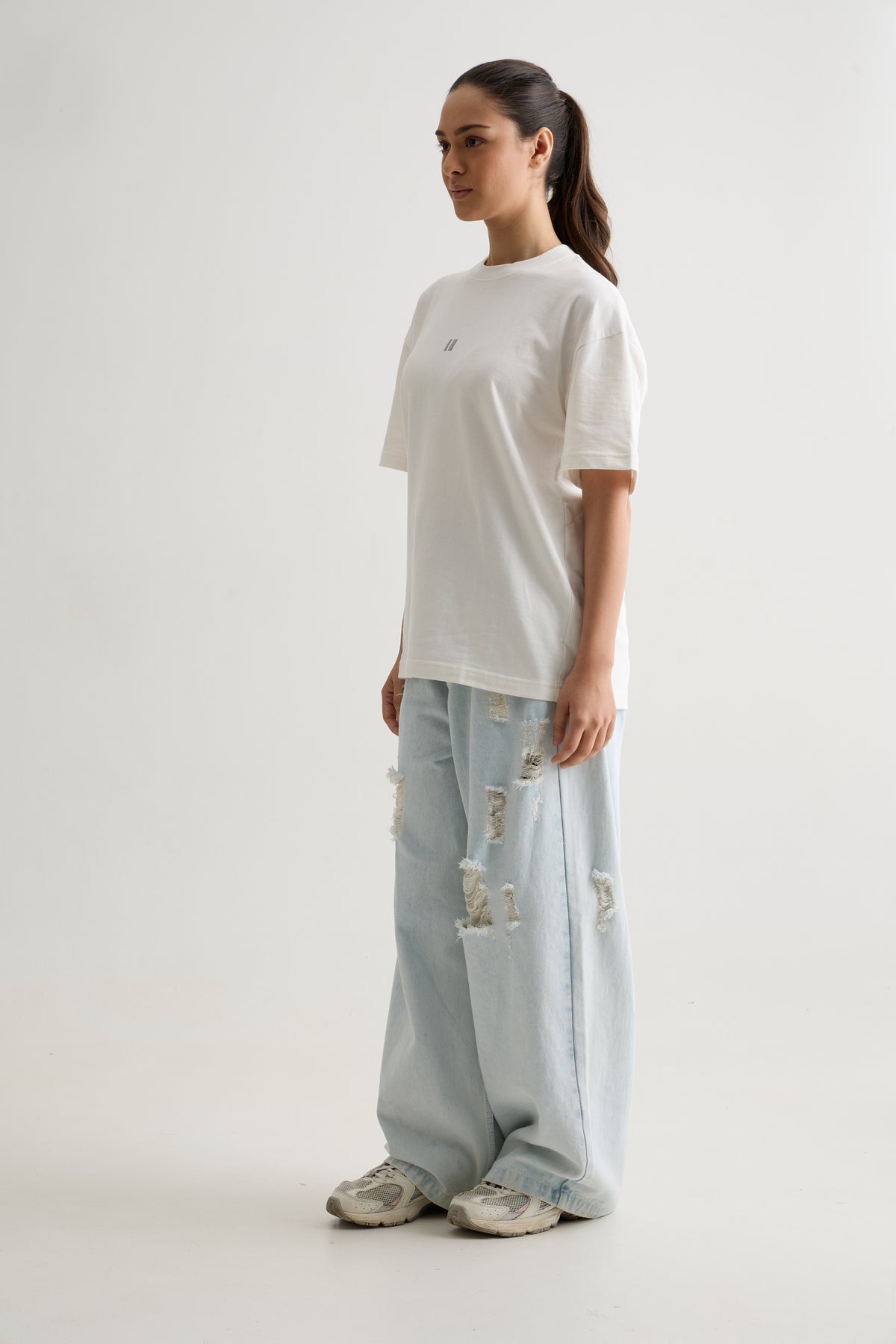 WHITE UNTAMED T-SHIRT