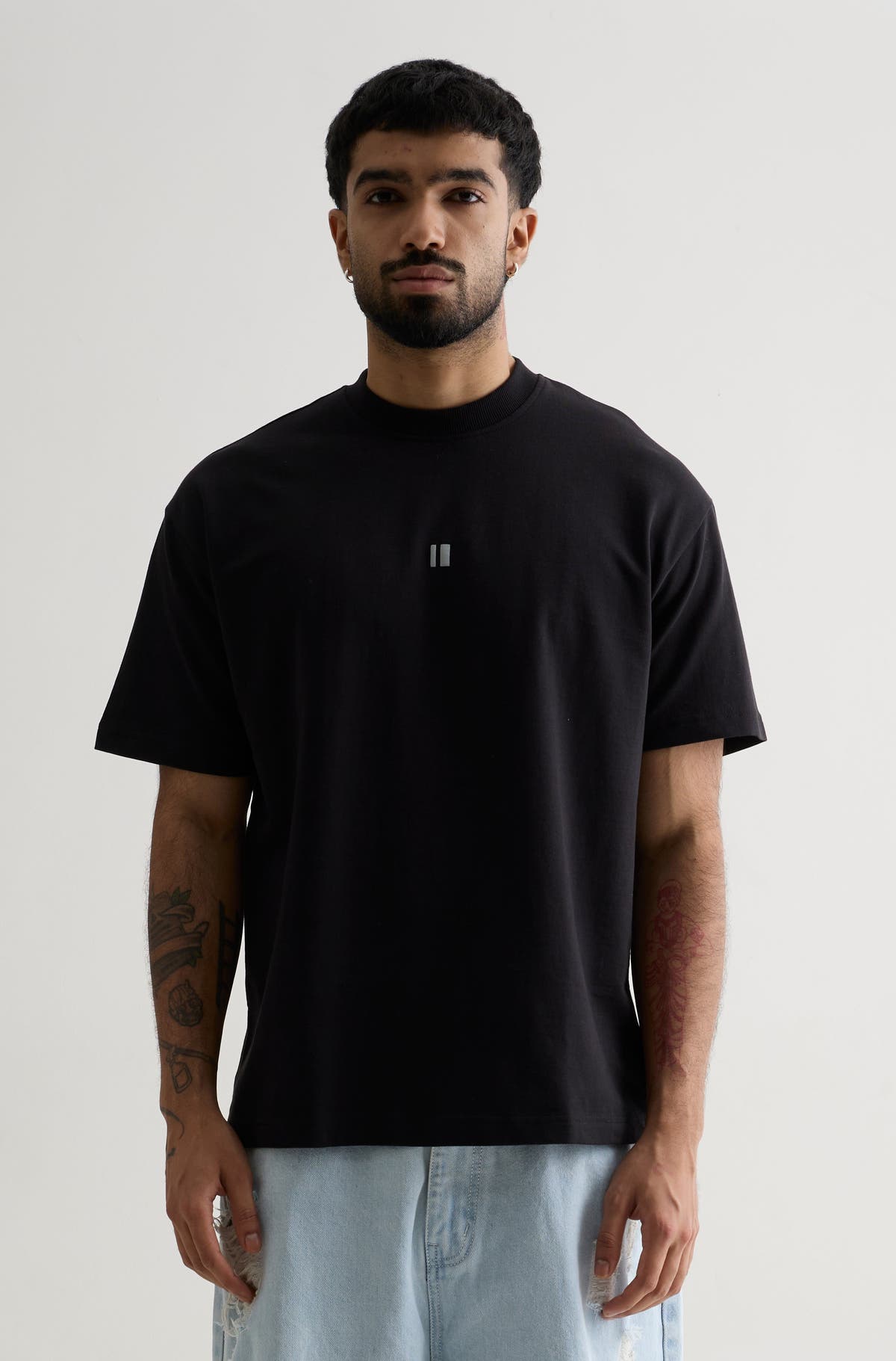 BLACK UNTAMED T-SHIRT