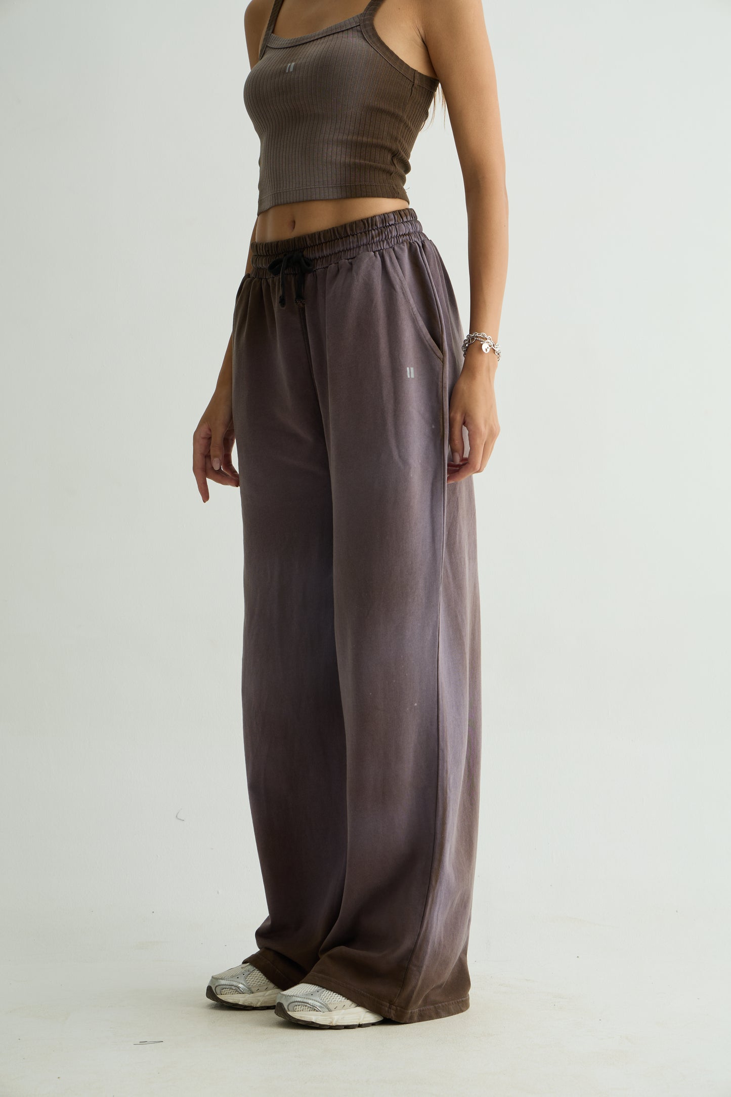 Spray Washed Brown Set